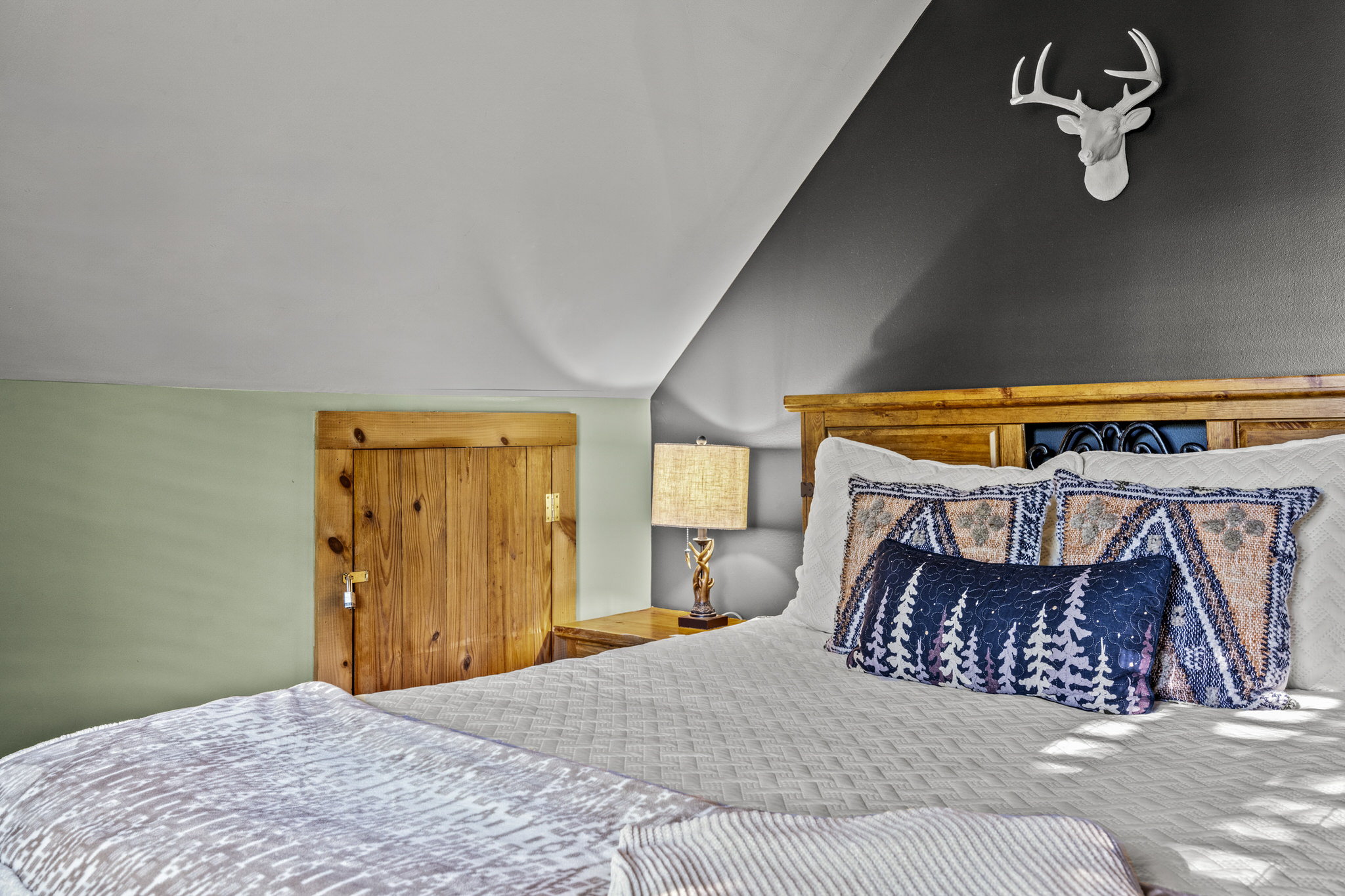 Bright and relaxing space to unwind.