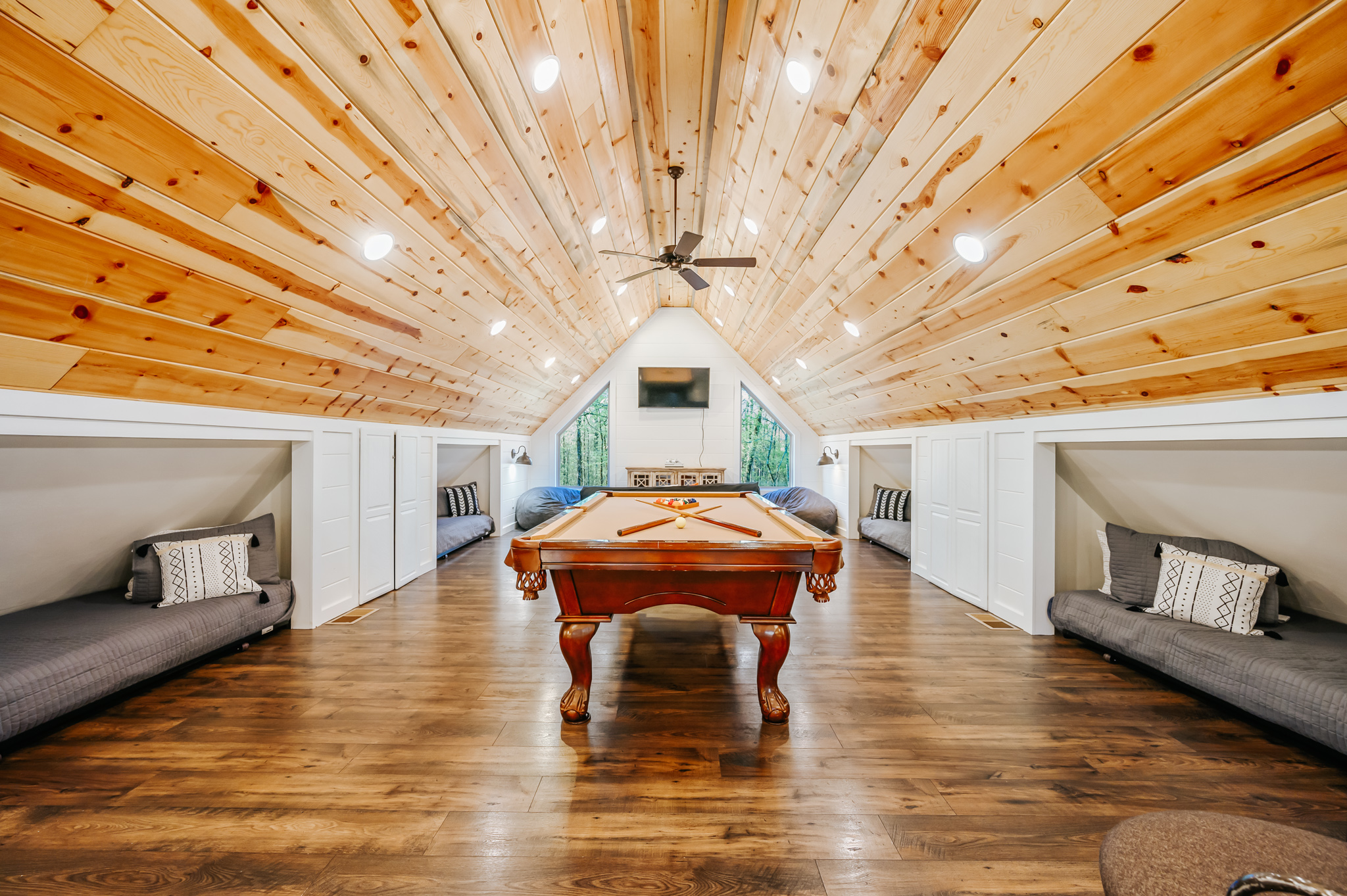 Boots & Beats Loft - Beds can roll out of Knooks
