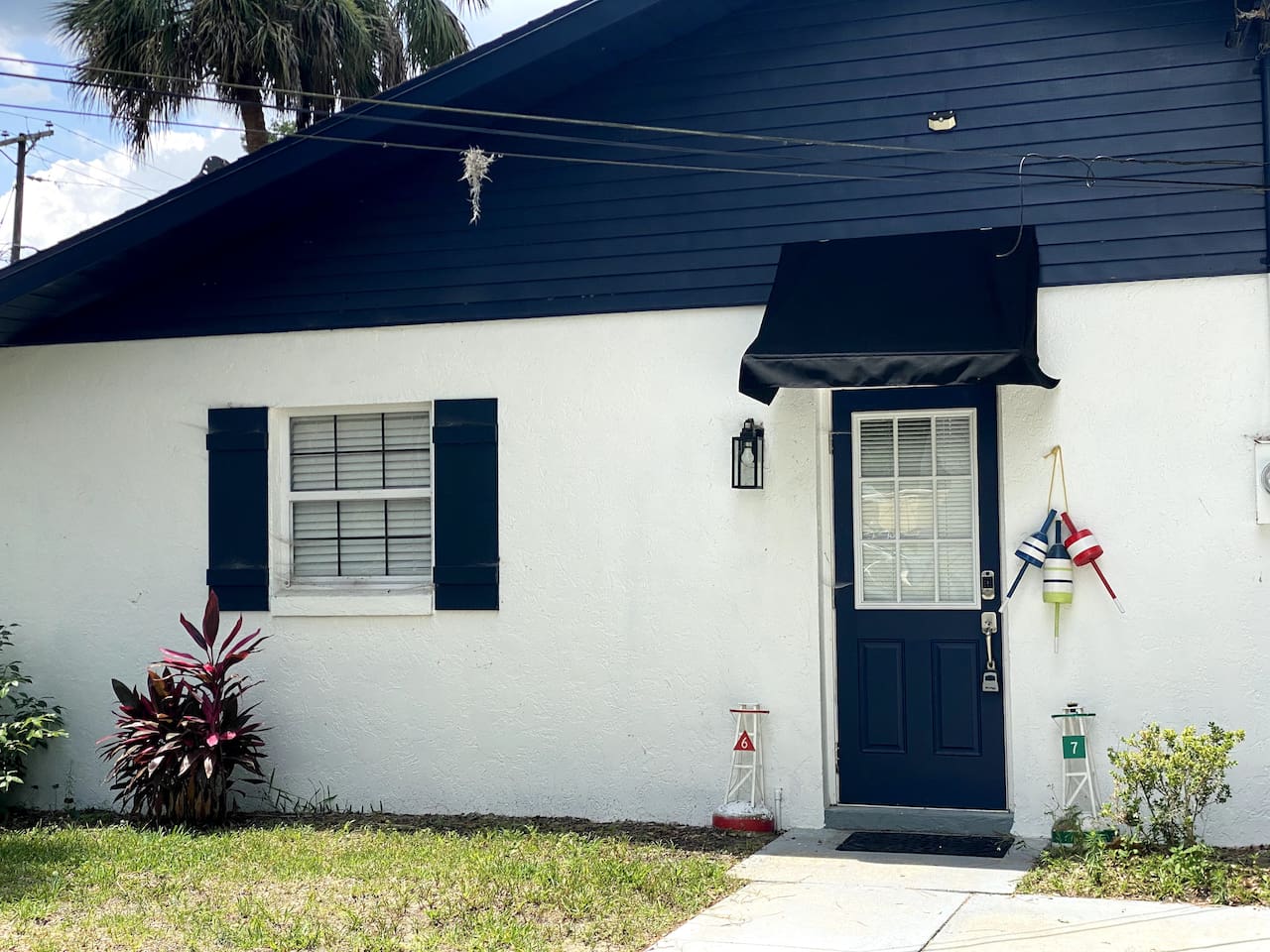 Welcome to The Charming Rainbow River Cottage!  