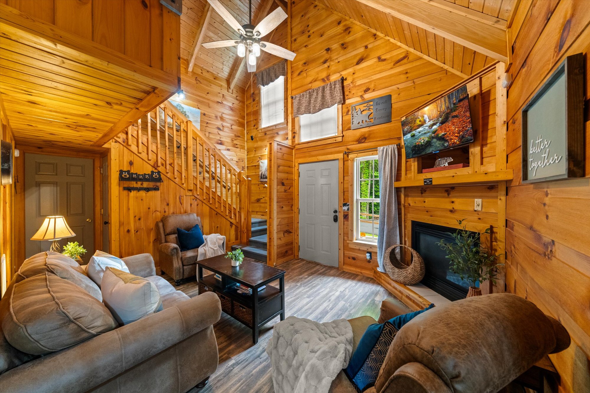 Hot Tub*3.5 Miles to Gatlinburg*National Park! 6