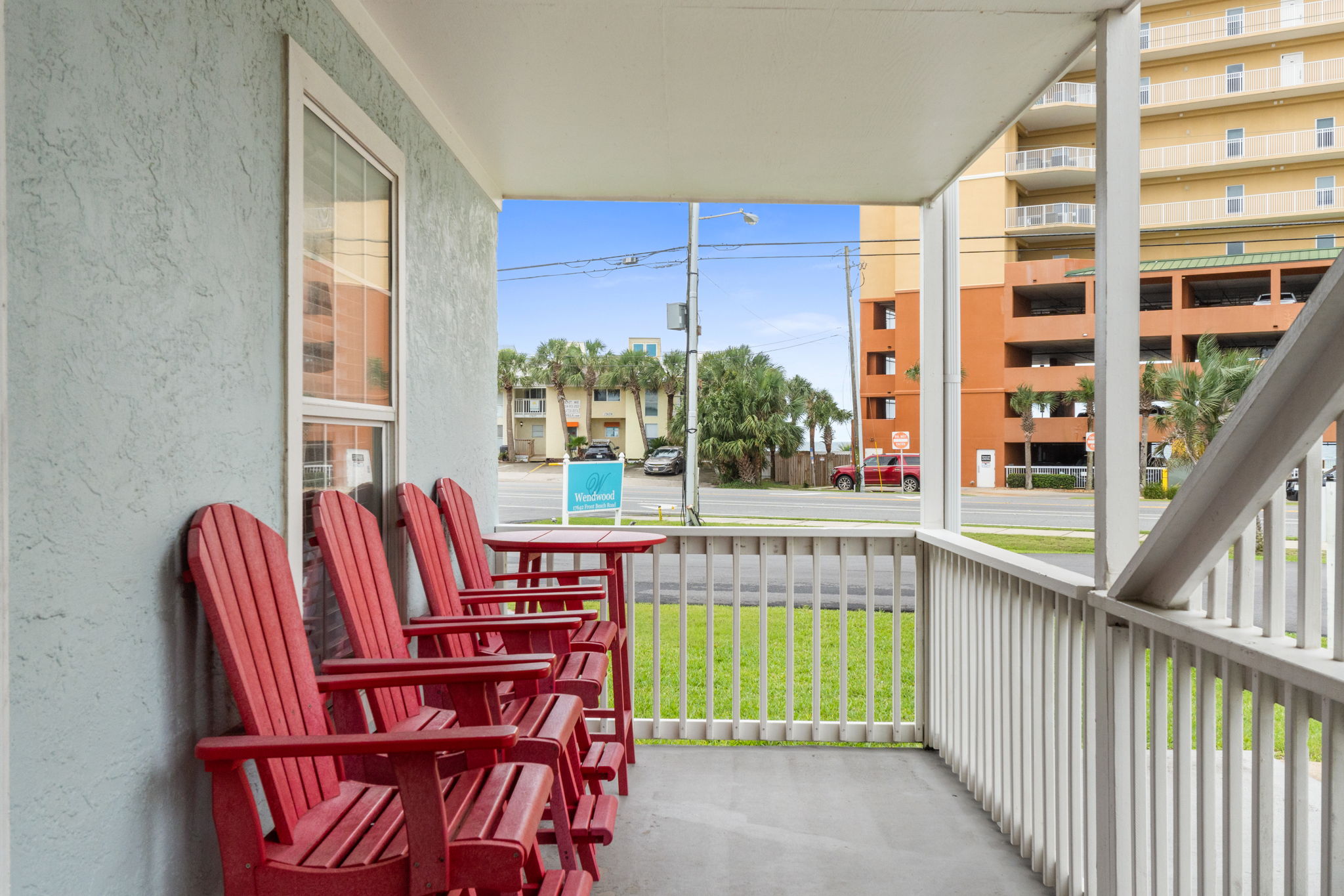 Ground Floor Unit. Outside Seating. 