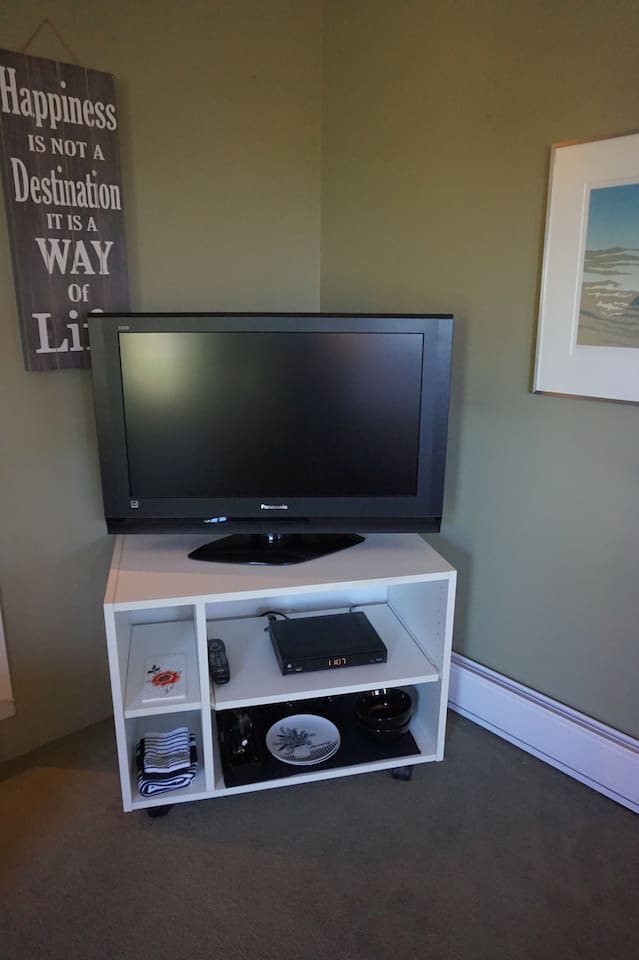 Smart TV with Netflix - Garden Room.