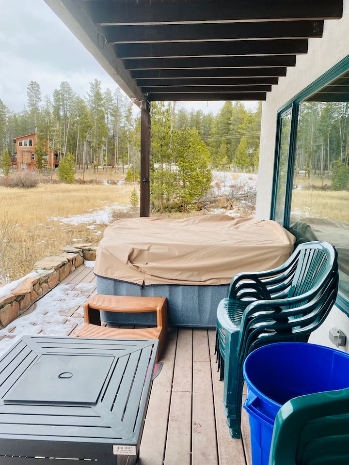 Back porch hot tub and gas fire pit, winter time 