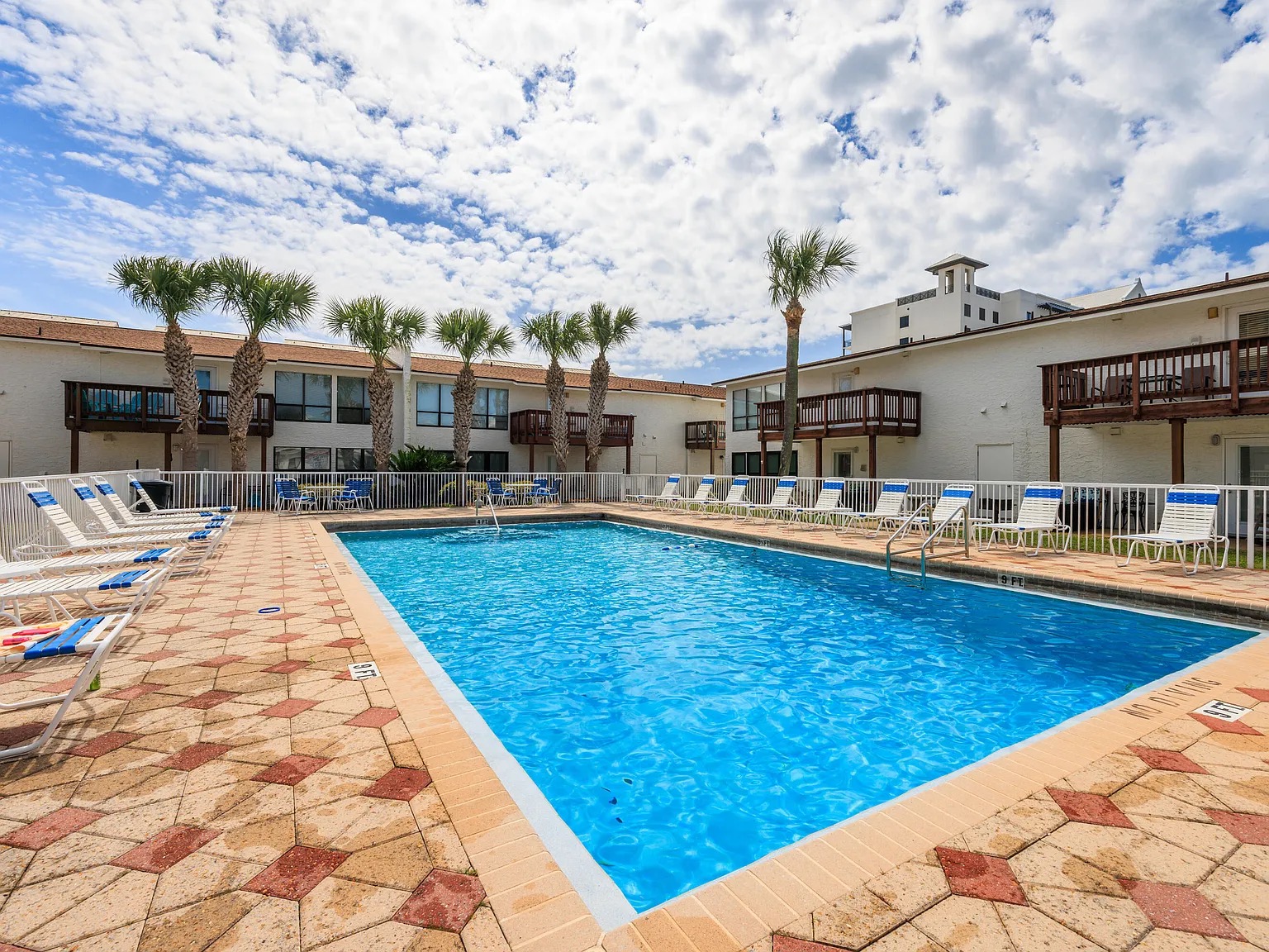 Our Community Pool is comfortable and has plenty of lounge chairs to soak up the sun.