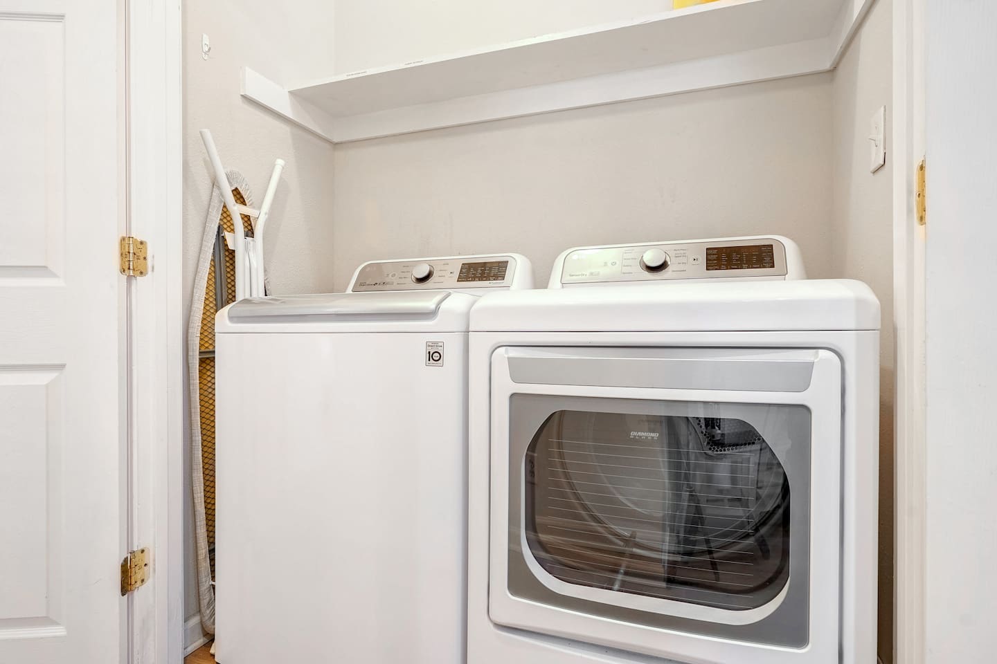 No need to overpack, you've got brand new high capacity LG laundry machines upstairs and down, and we provide detergent for free!