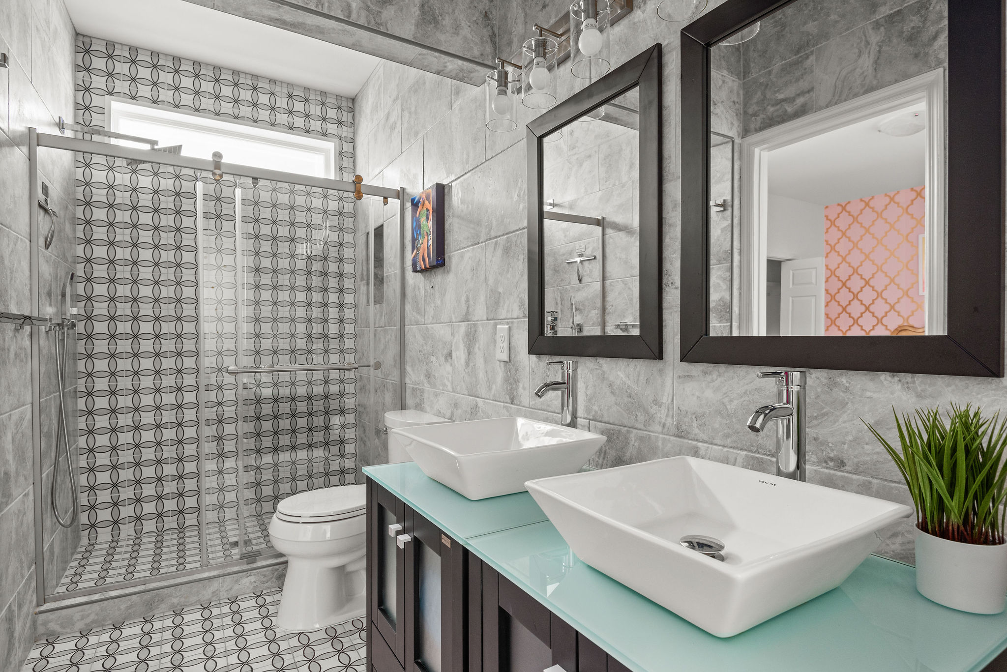Shared bathroom, bedrooms 2 & 3