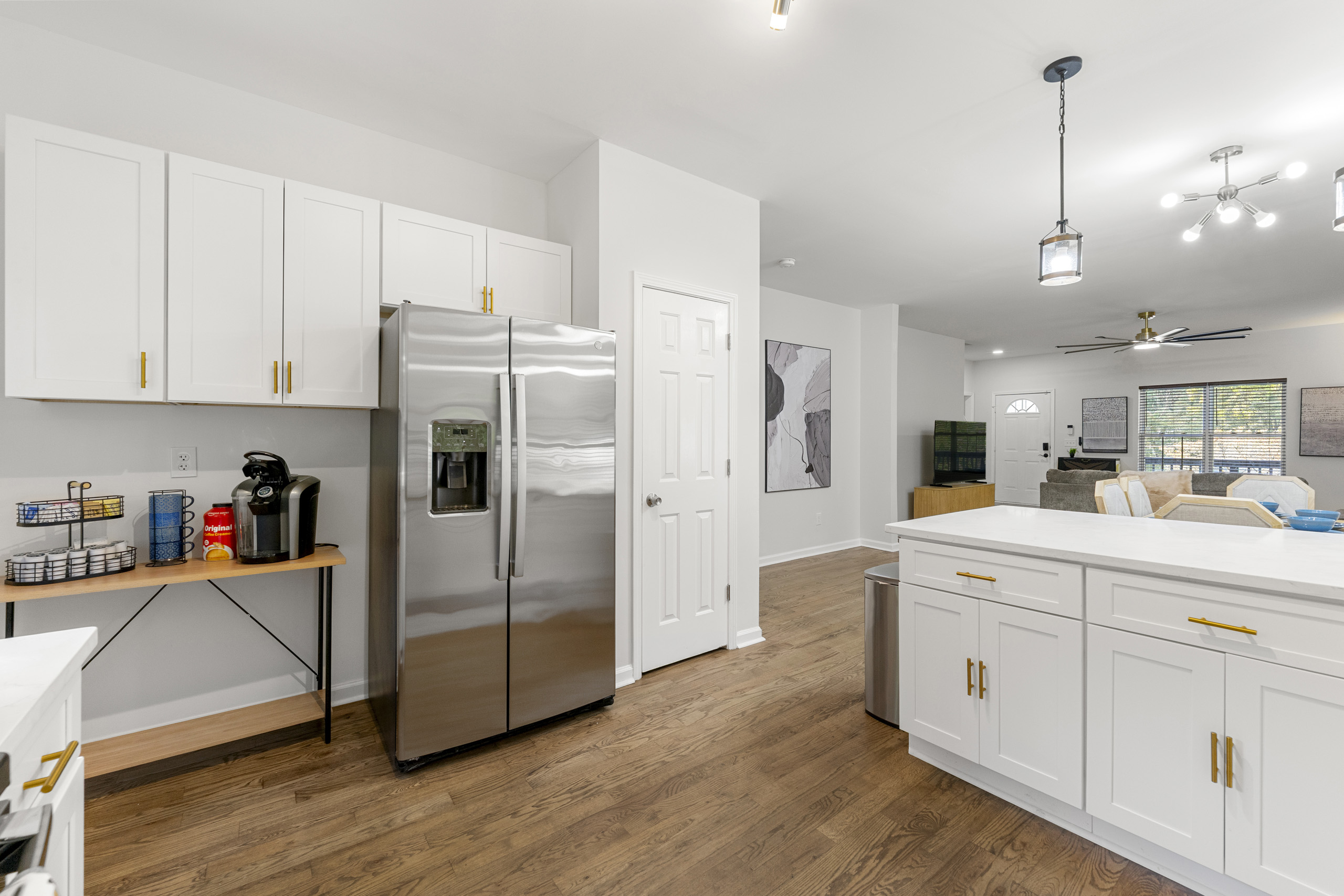 Beautifully designed kitchen with plenty of space to create your favorite meals.