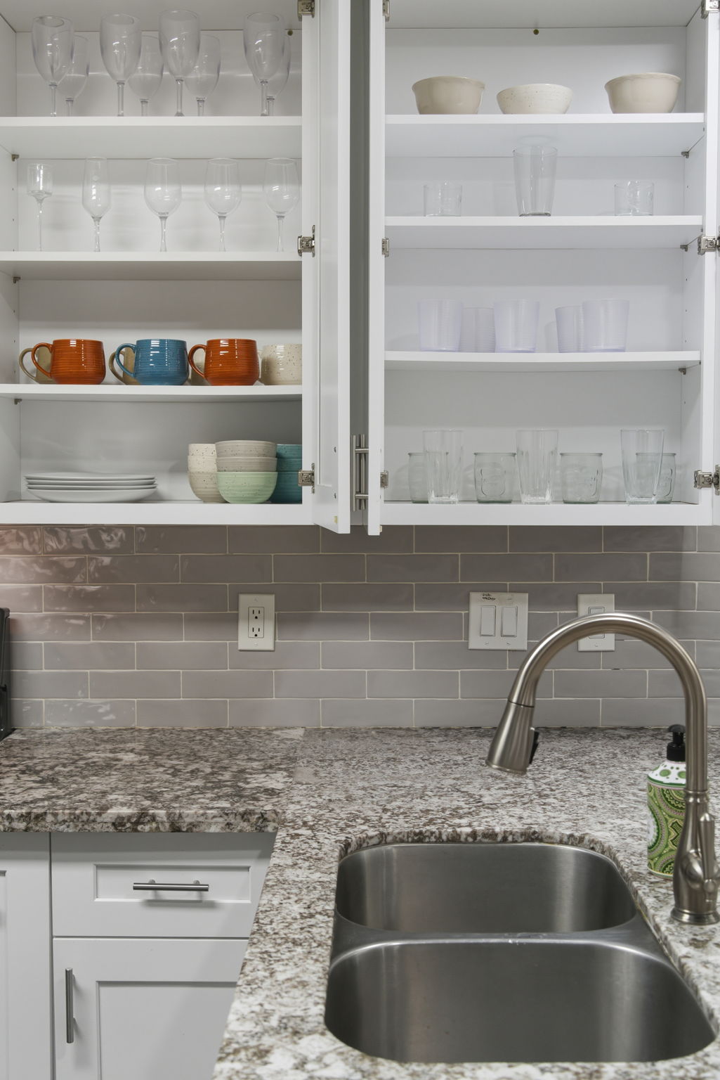 Great for families — kids at the counter, dinner on the stove.