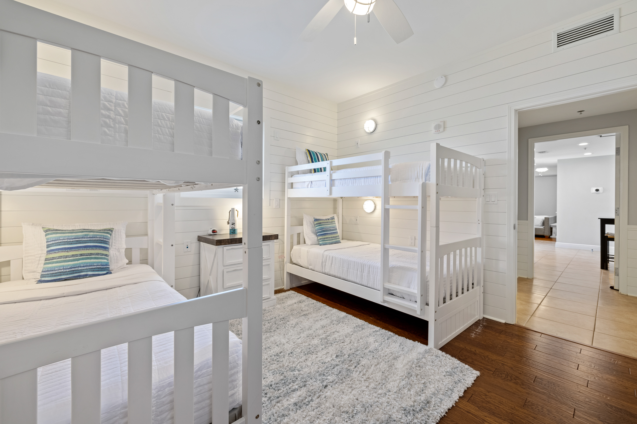 Bunkroom that comfortably sleeps 4.