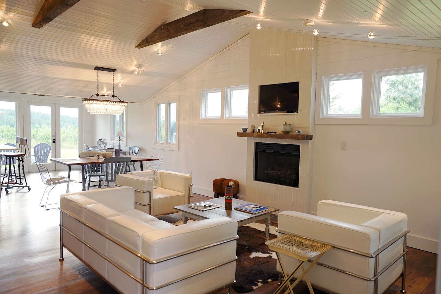 Living area. View of the mountains out the back--TV and magazines to entertain if needed.