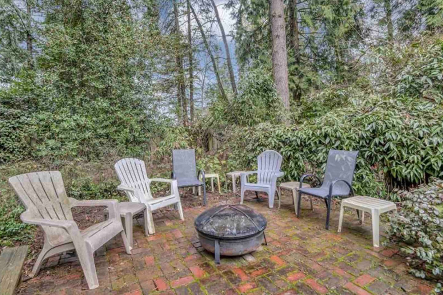 Additional seating area