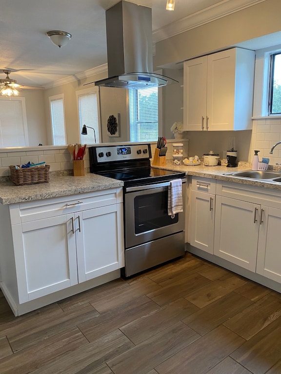 Stove with glass hood vent