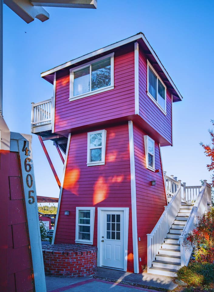 Sleeping in a Water Tower? Yes, please! Our cozy bedroom conversion awaits you.