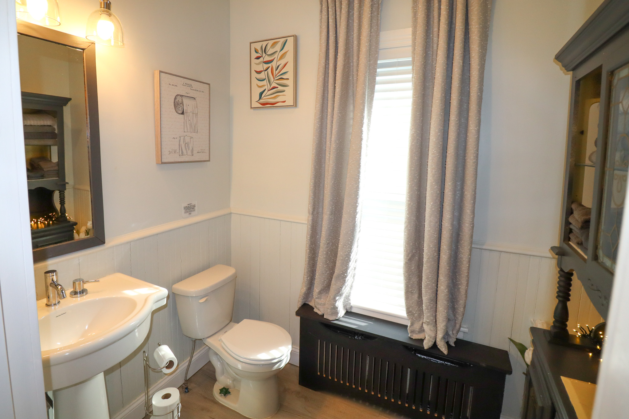 Clean, modern bathroom