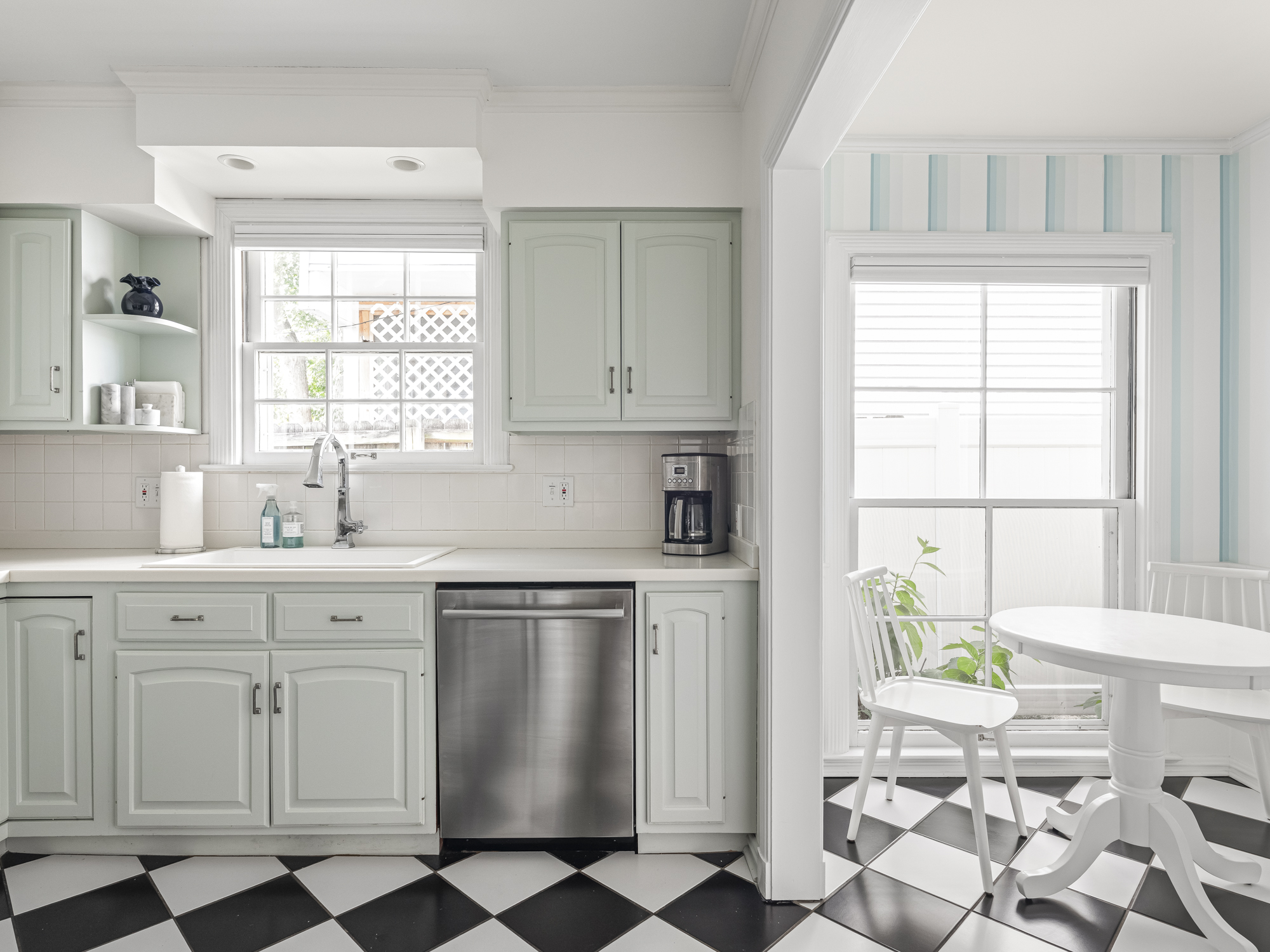 KITCHEN + BREAKFAST NOOK