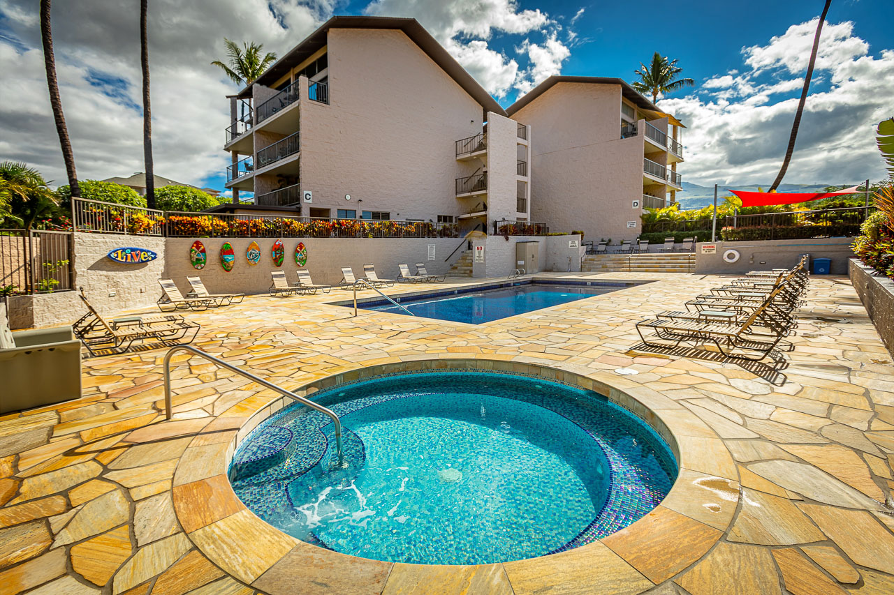 Hot tub for your sore muscles after surfing and hiking!