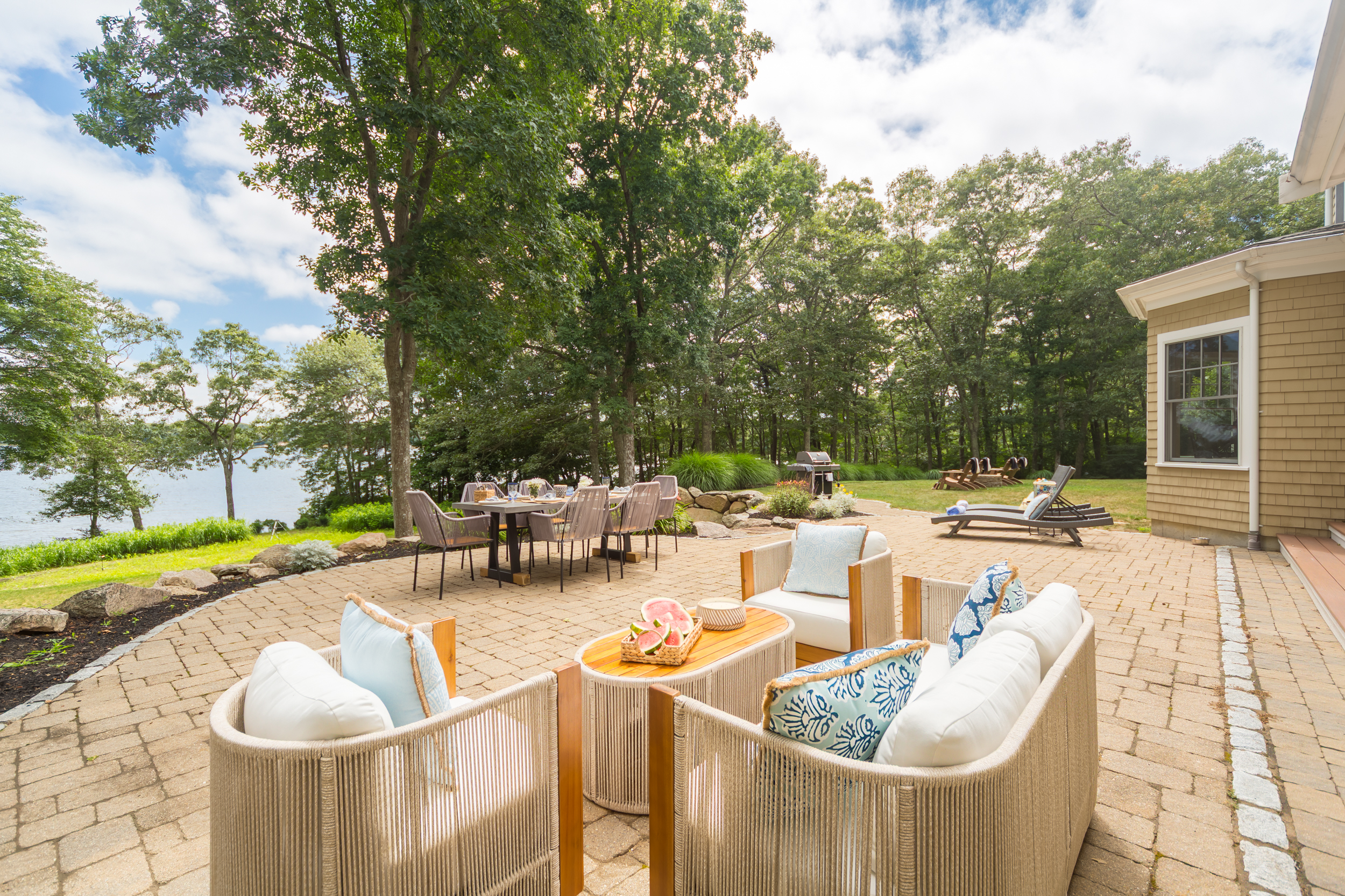Lake breezes, sunset dinners, and your own peaceful perch