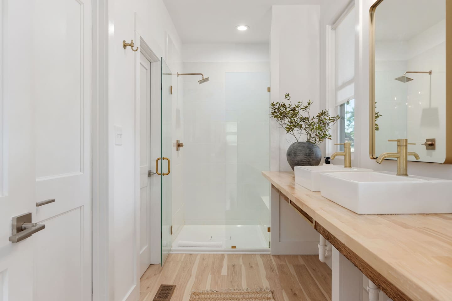 Large Bathrooms! 