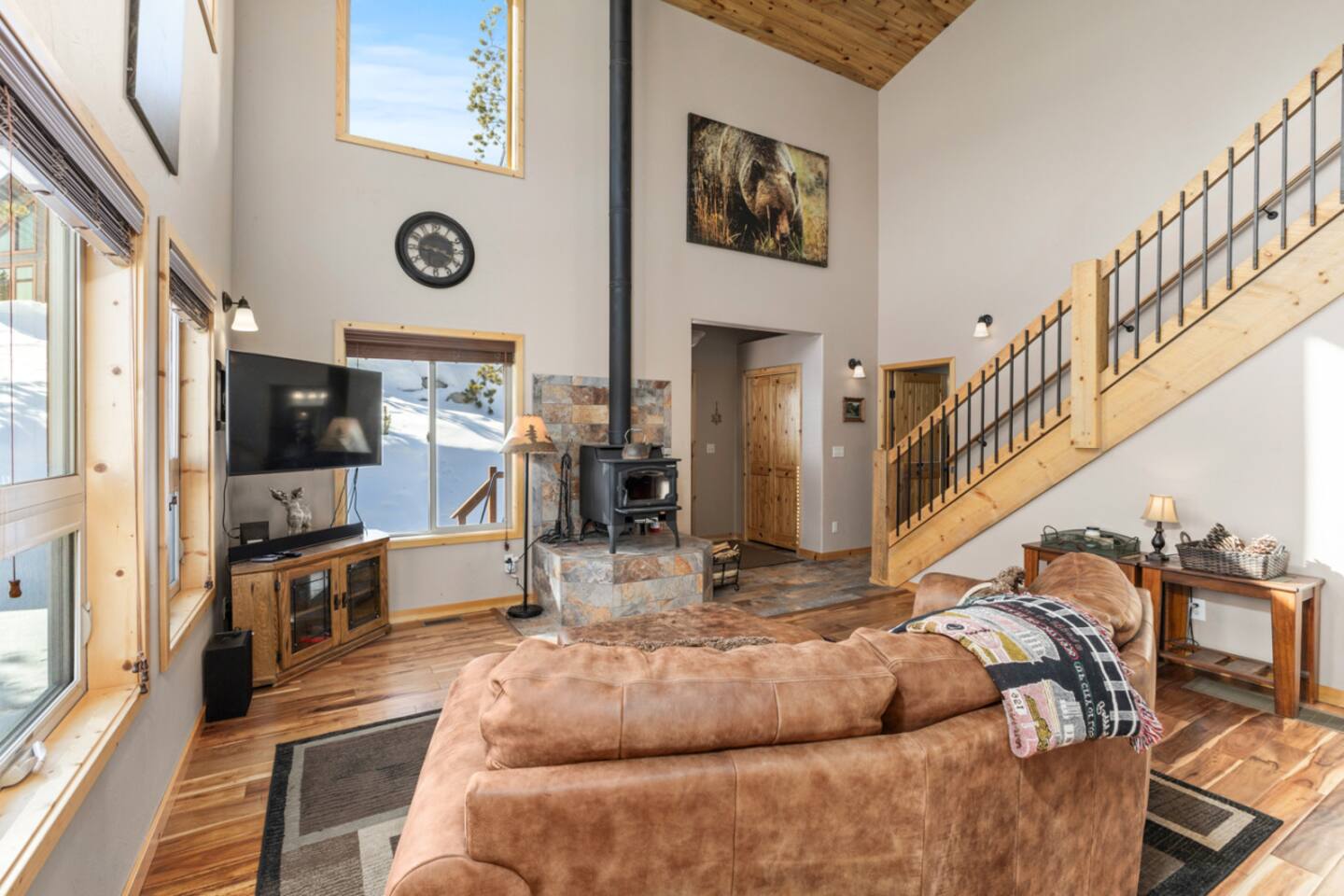 Living Area – Wood burning stove | SmartTV 