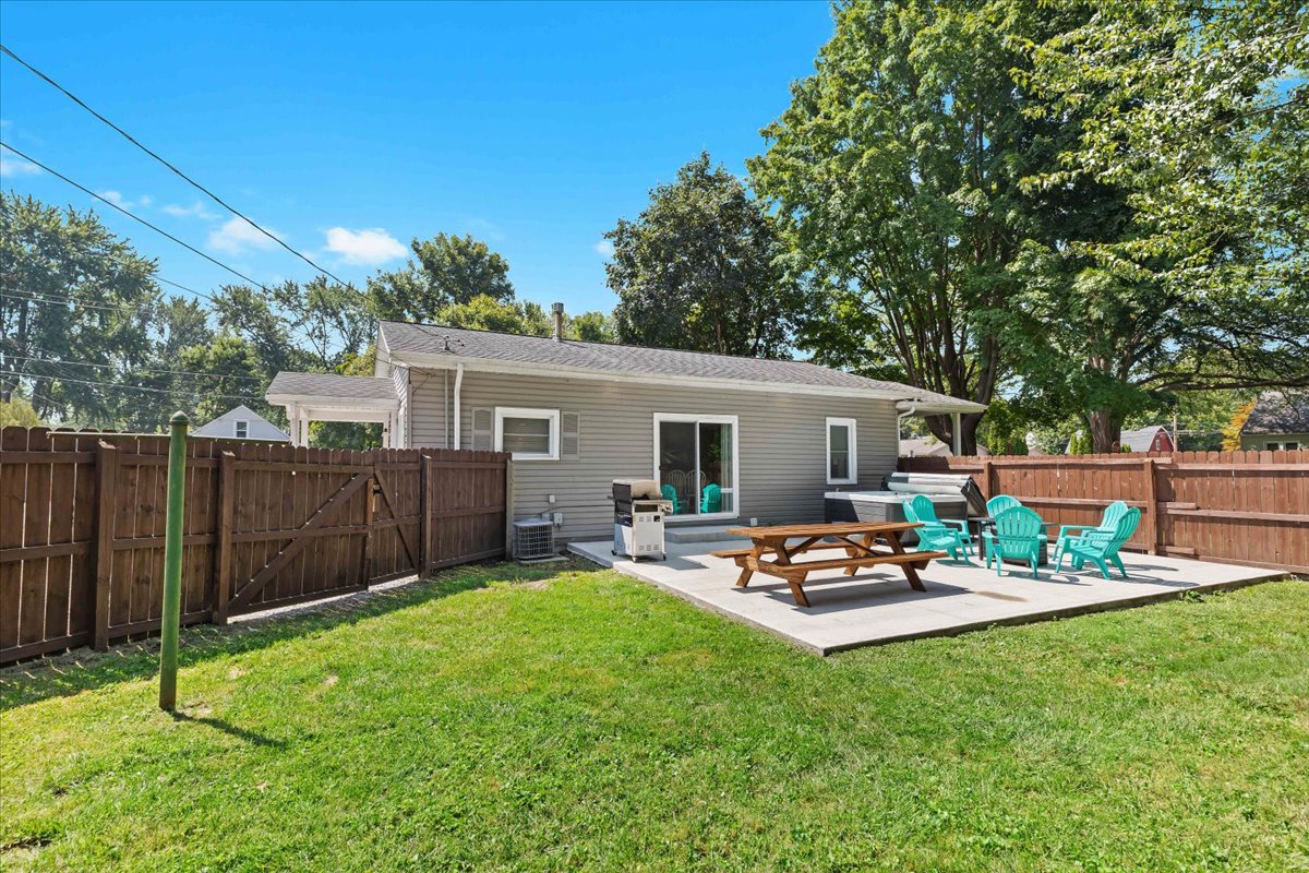 Backyard entertaining space perfect for friends and family