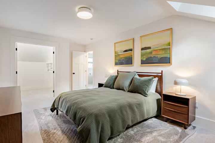 3rd Bedroom (Upstairs)