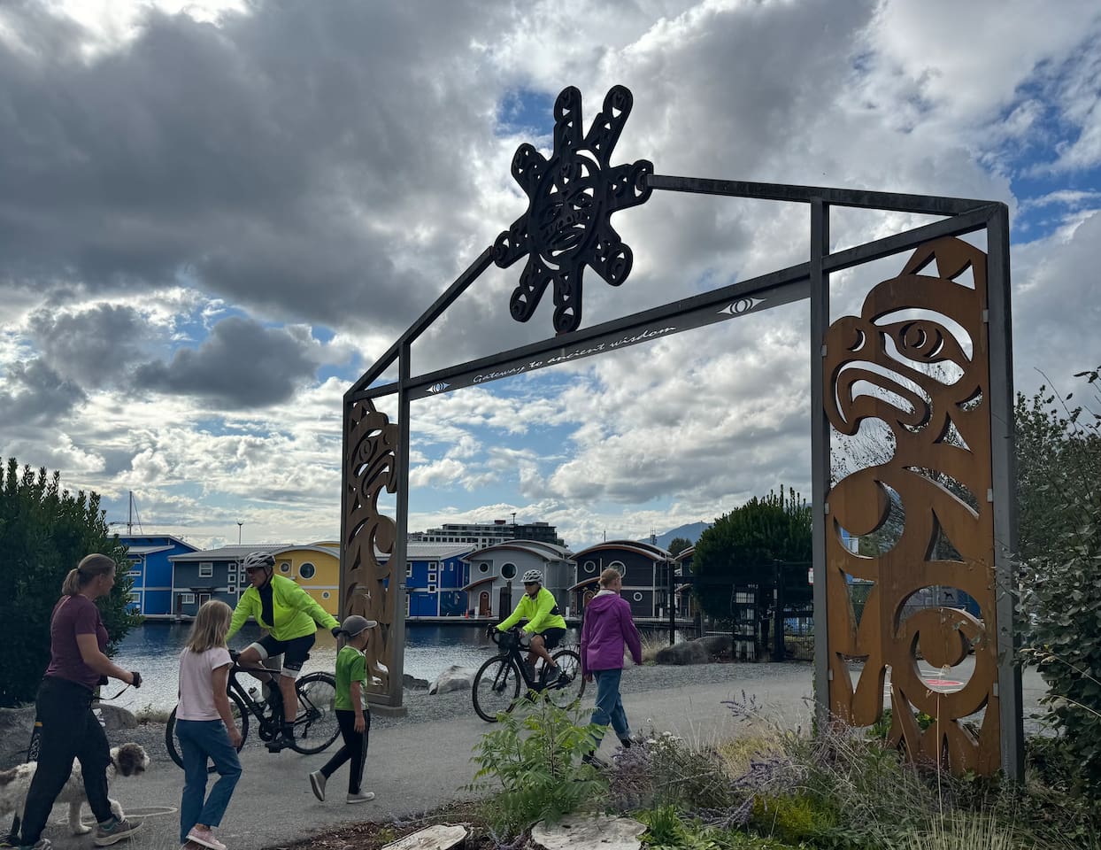 Spirit Trail + Gateway to Ancient Wisdom with Two Thunderbirds + Sun by Skwxwú7mesh Artist Wade Baker, a 15 minute walk away from property. The Spirit Trail can be walked and biked all across the North Shore