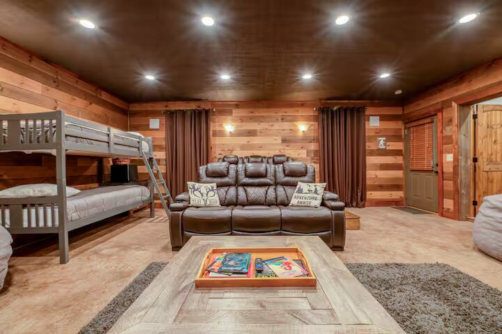 Media Room w/twin bunks