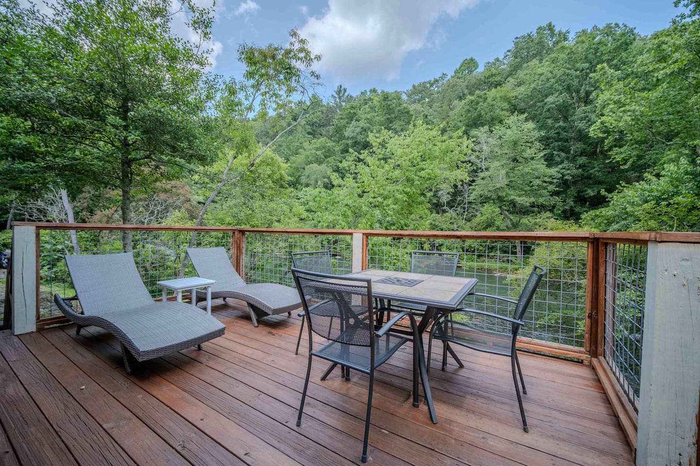 Lounge Chairs | Outdoor Dining for 4