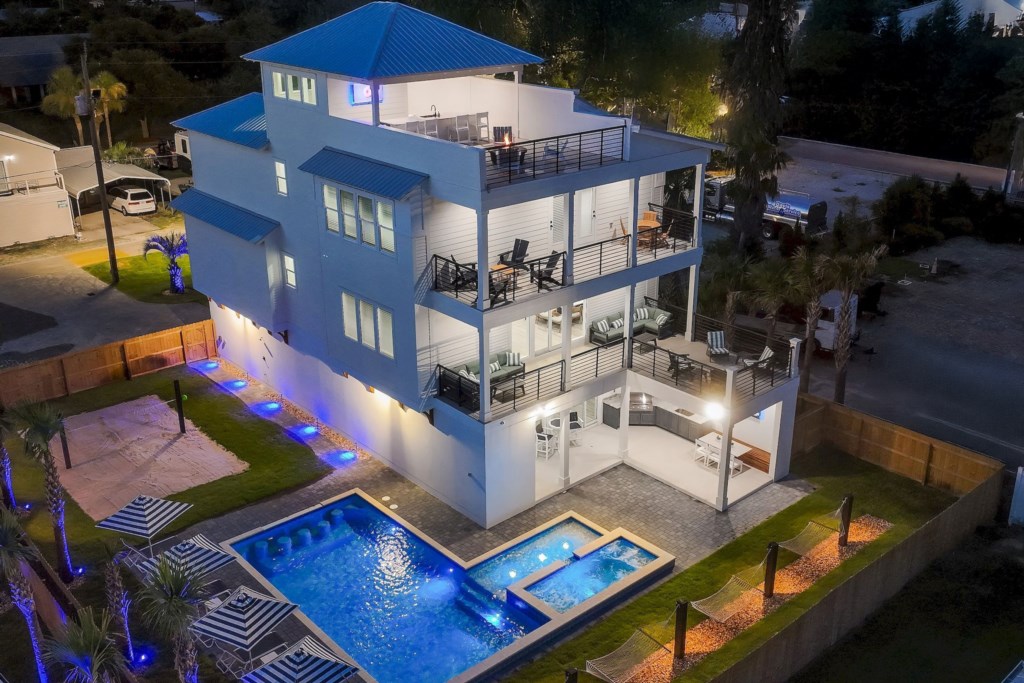 Welcome to Casa Blanca!