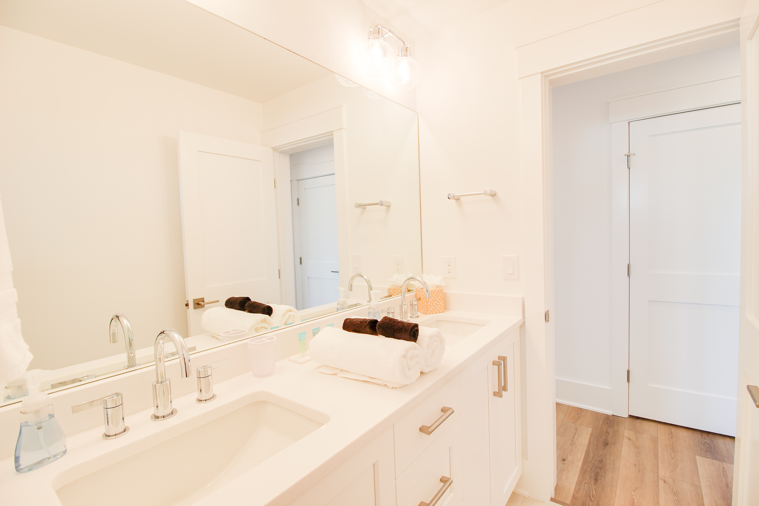 Bathroom 2 - Bath Linens Provided!