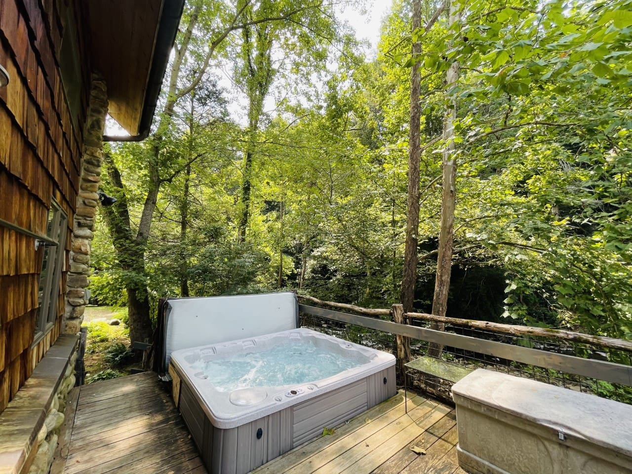 oh la la, hot tub time!