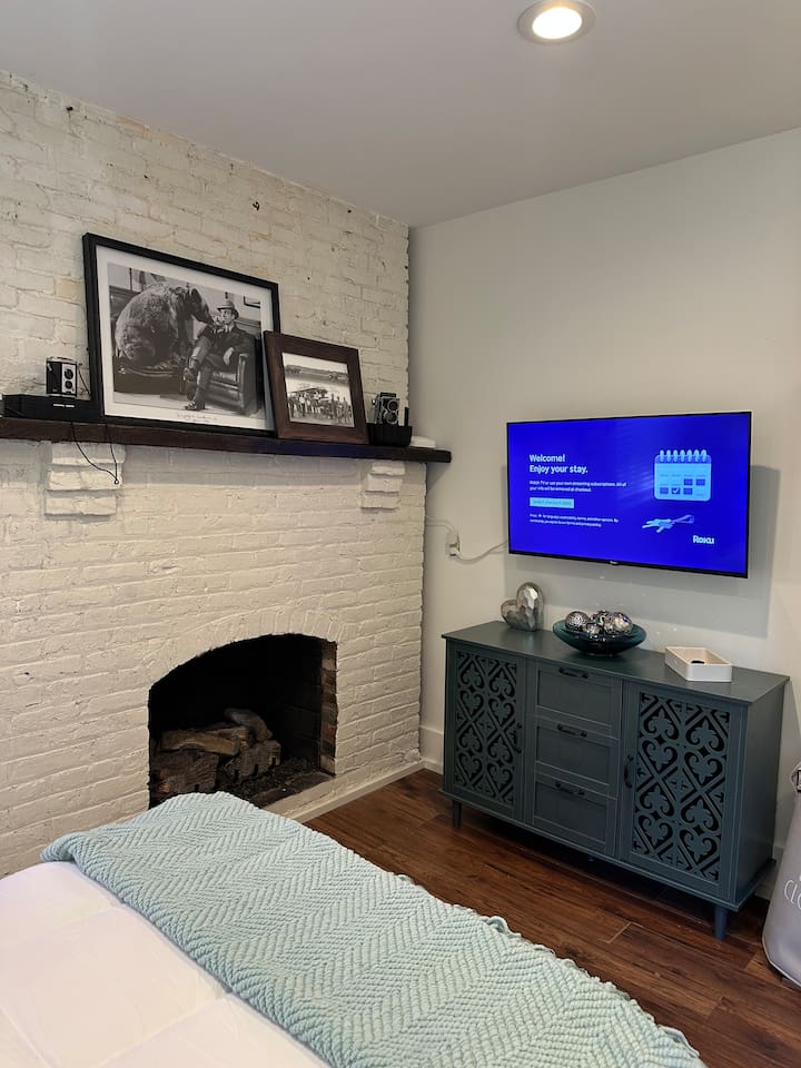 Smart TV in the Photographer Suite