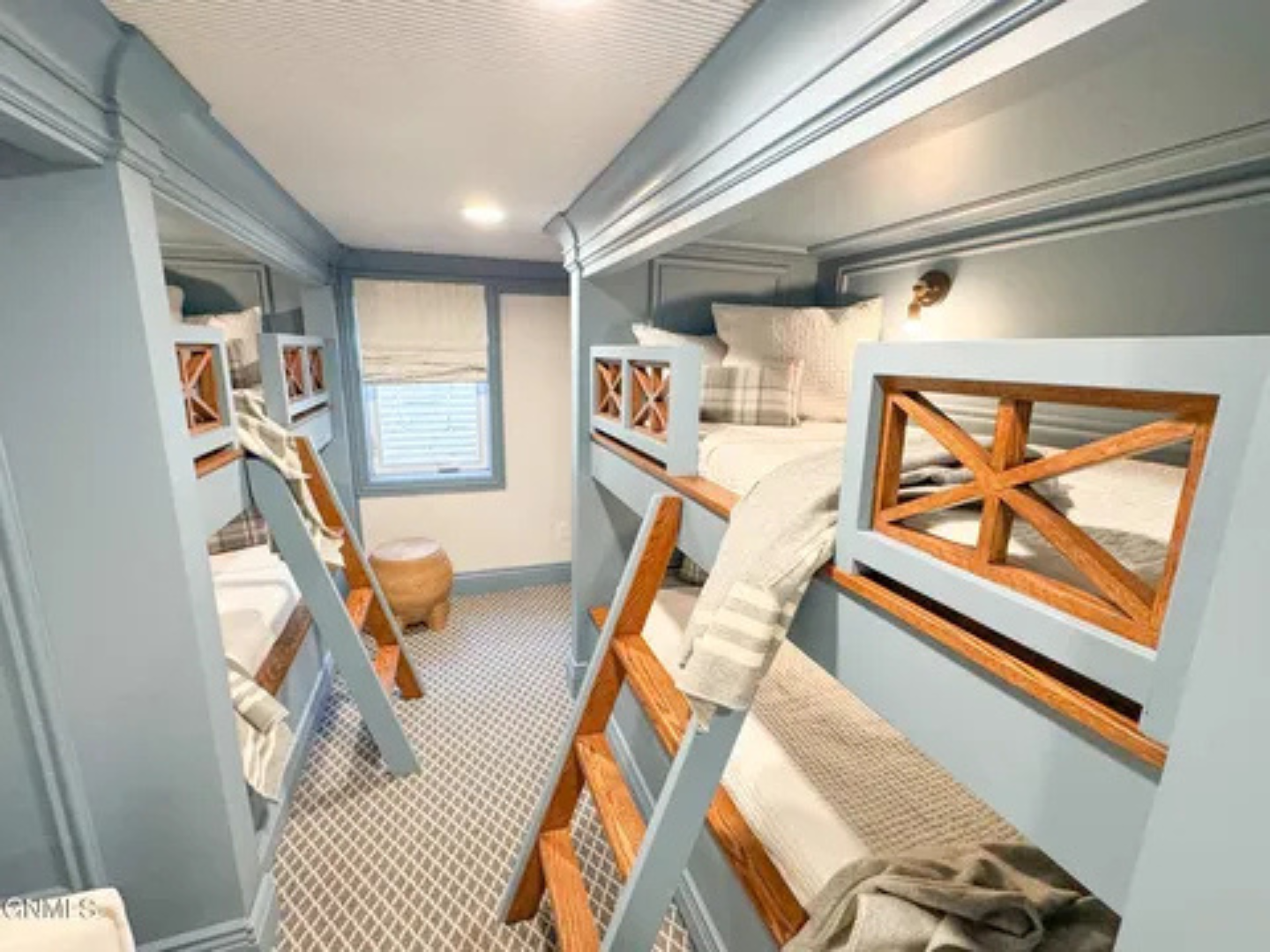 A comfortable bunk setup that gives your group even more sleeping space.