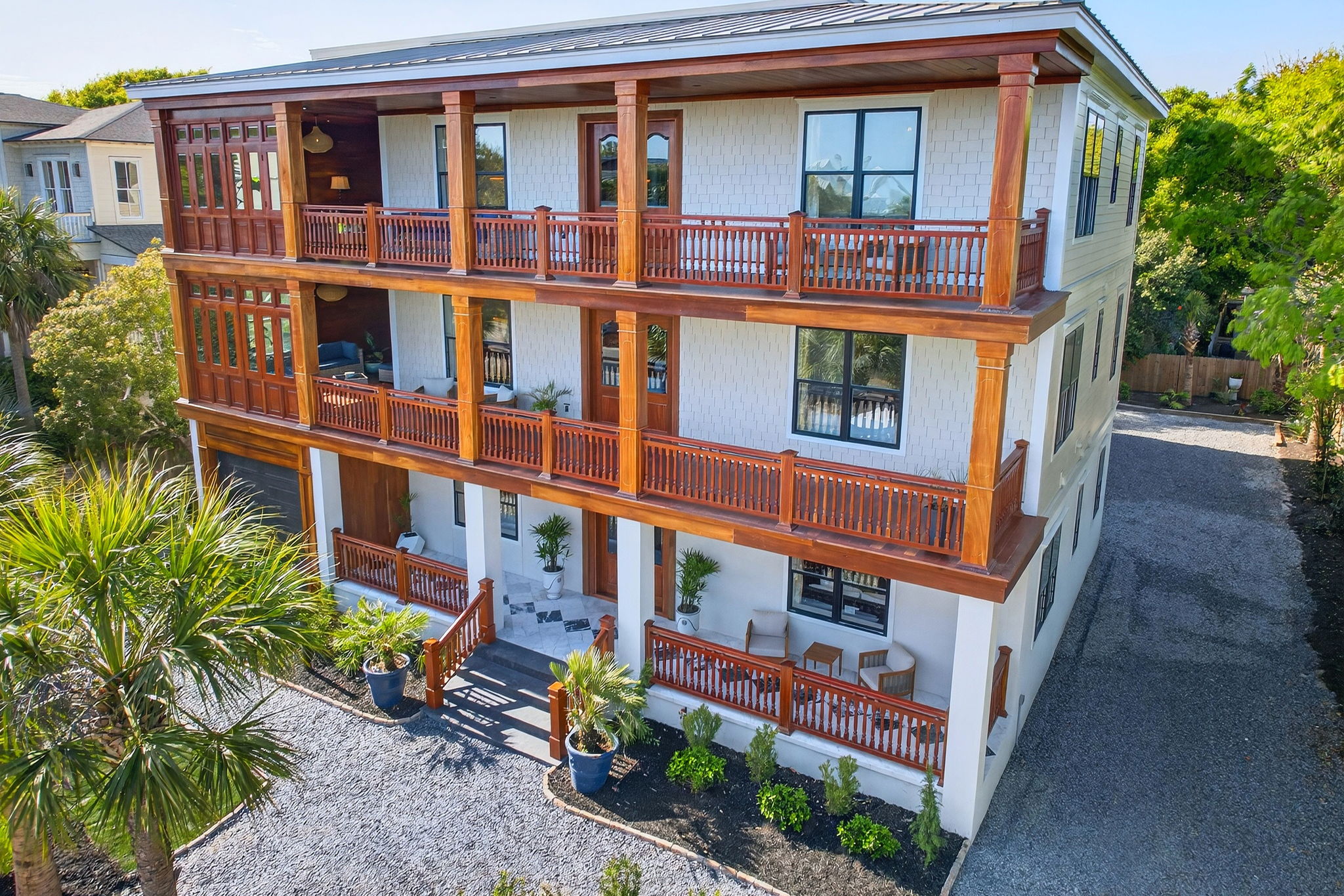 Front of Home | Rosewood Retreat | 2605 Palm Blvd, Isle of Palms, SC | IOP Escapes