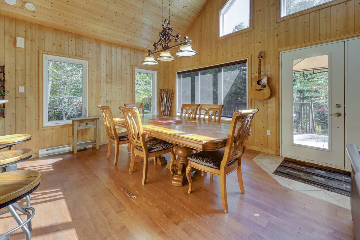 Create lasting memories around the dining table daily
