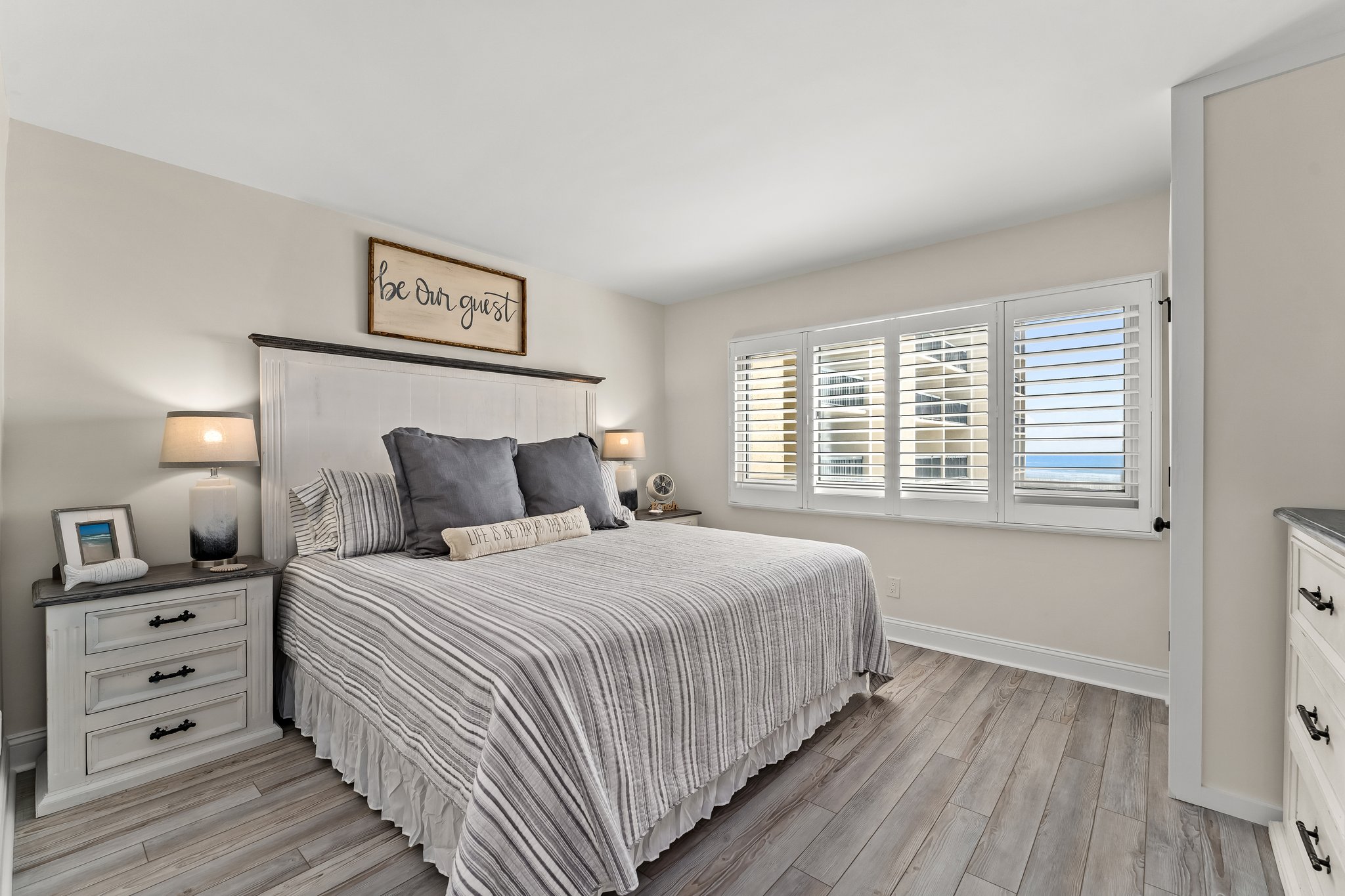 King master suite with new Simmons beauty rest mattress 