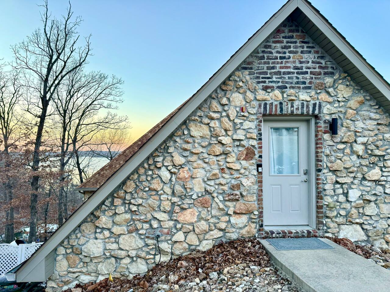 Your own entrance separate from the main house and completely private. 
