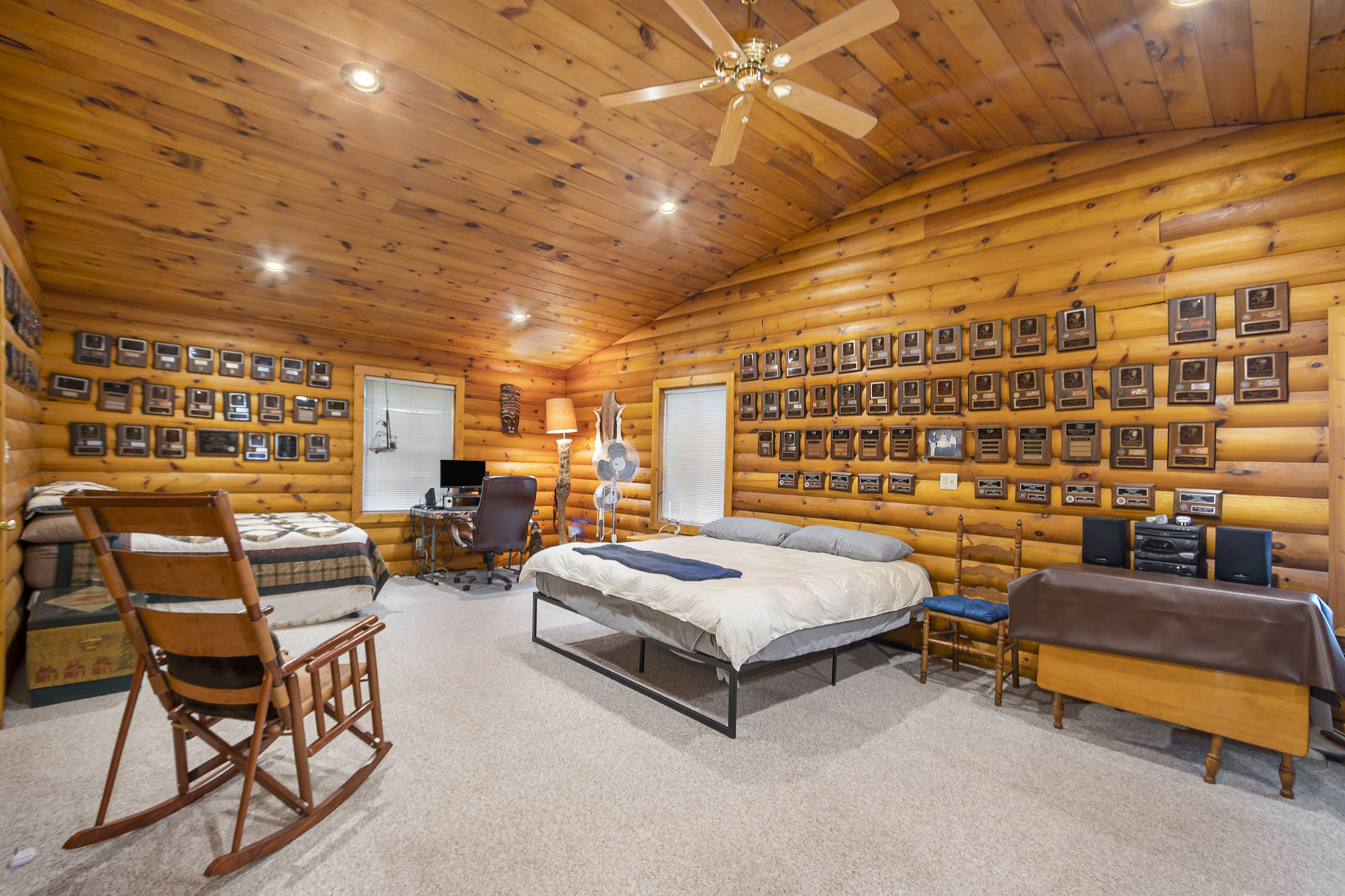 Large sleeping space upstairs - multiple beds!