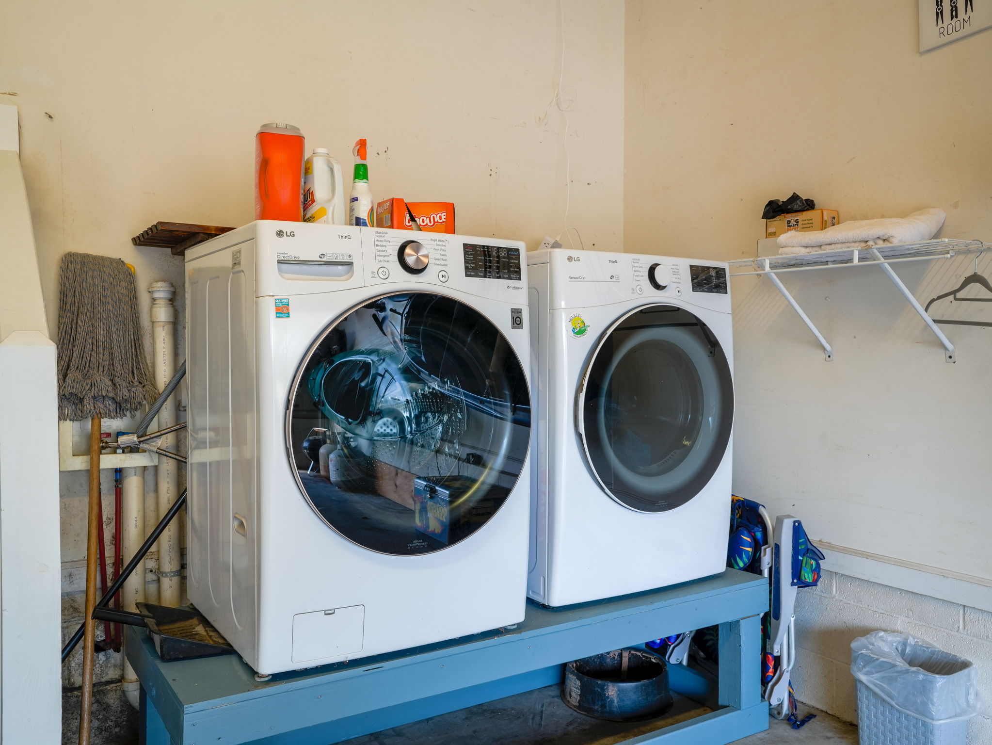 Garage, Laundry Facilities