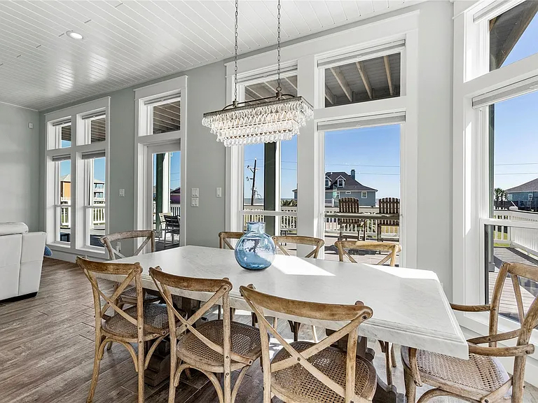 Crystal Paradise Kitchen: Elevate your cooking experience in a chef-inspired kitchen with sweeping ocean views.