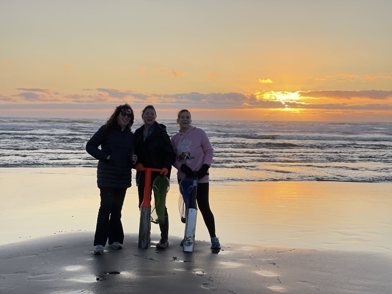 Clamming is always a great way to make last memories at the beach!