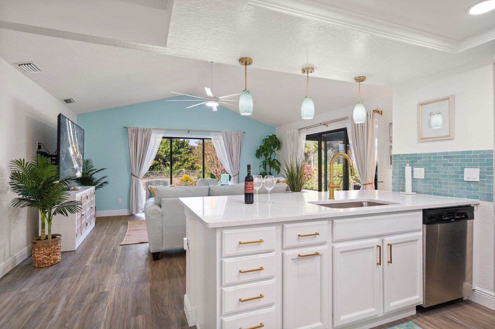 Kitchen Island / Family Room
