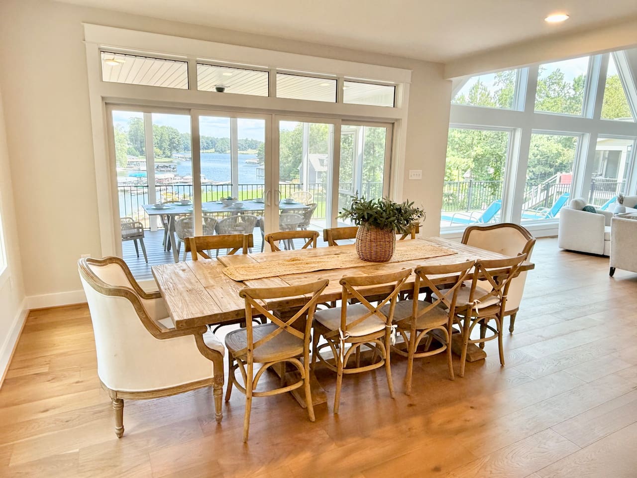 Our Restoration Hardware dining table has leaves with seating for up to 12. The kitchen counter has stool seating. Guests will love the gorgeous lake views while dining & watching the boats and kayakers. Guests also enjoy dining on the screen porch.