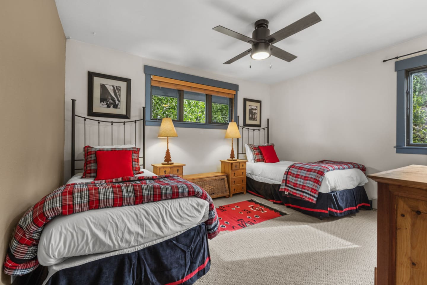 Two Single Beds #4 | 4th Level