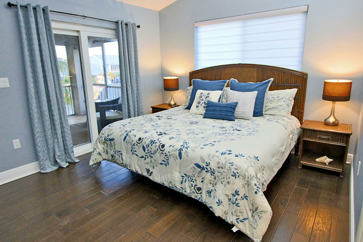 Upstairs king bedroom