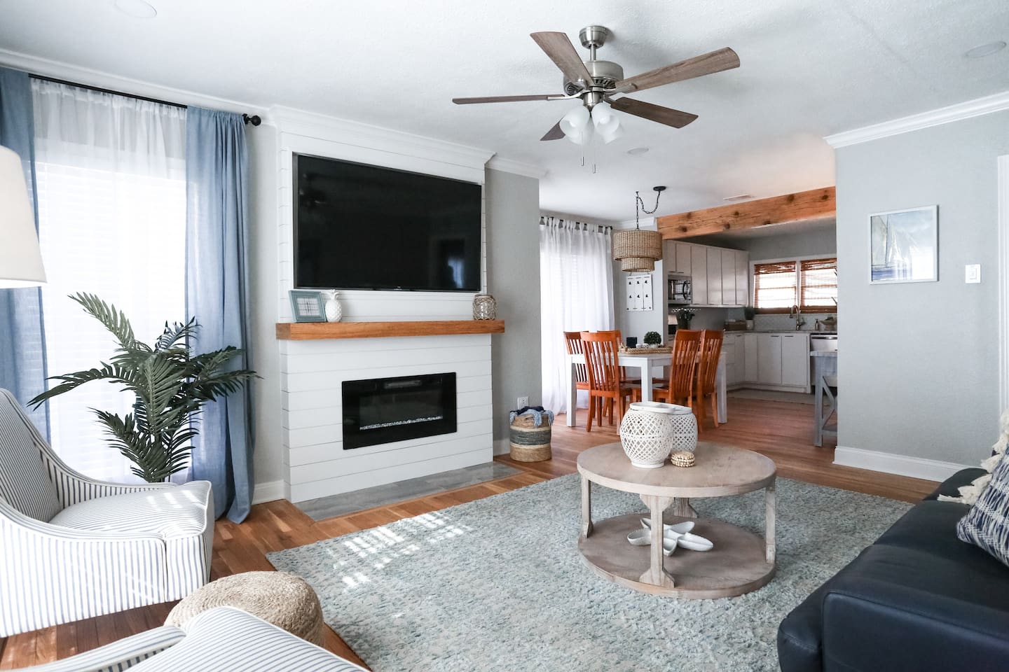 Coastal Retreat at Tech Terrace 3/2 Remodeled Short Term Rentals