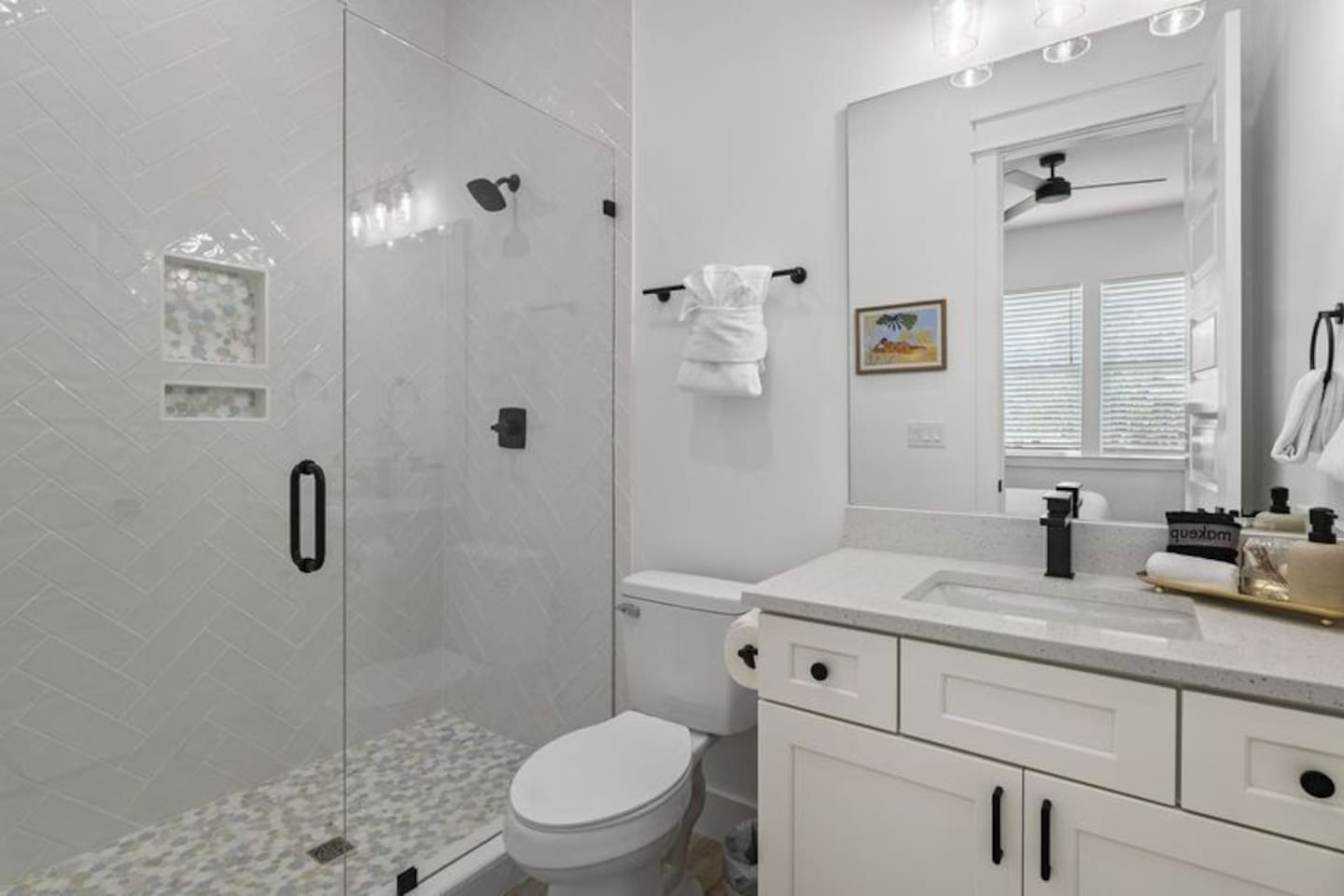 Bathroom # 1: Private Bath (First Floor) 