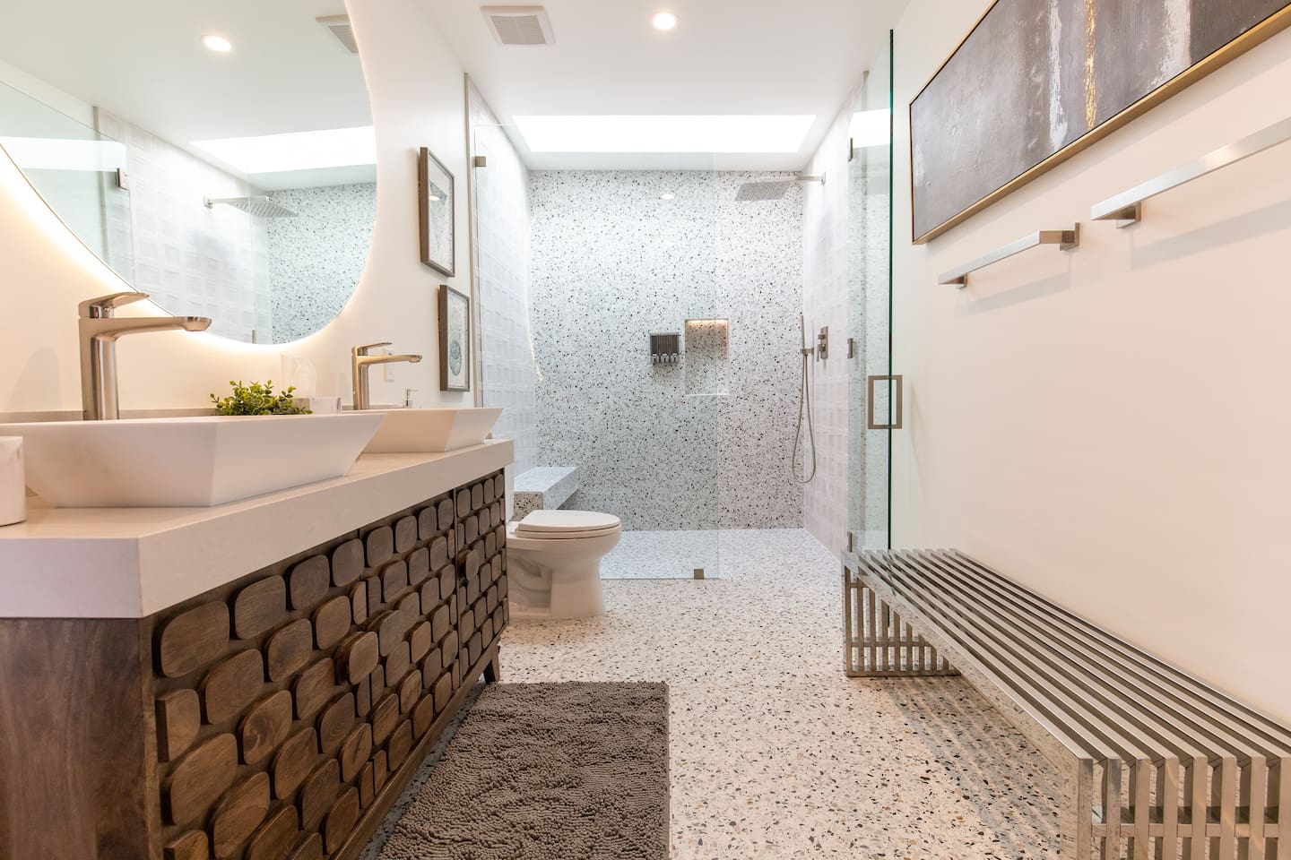 Bathroom #5 - Jack & Jill for bedrooms #4 and #5