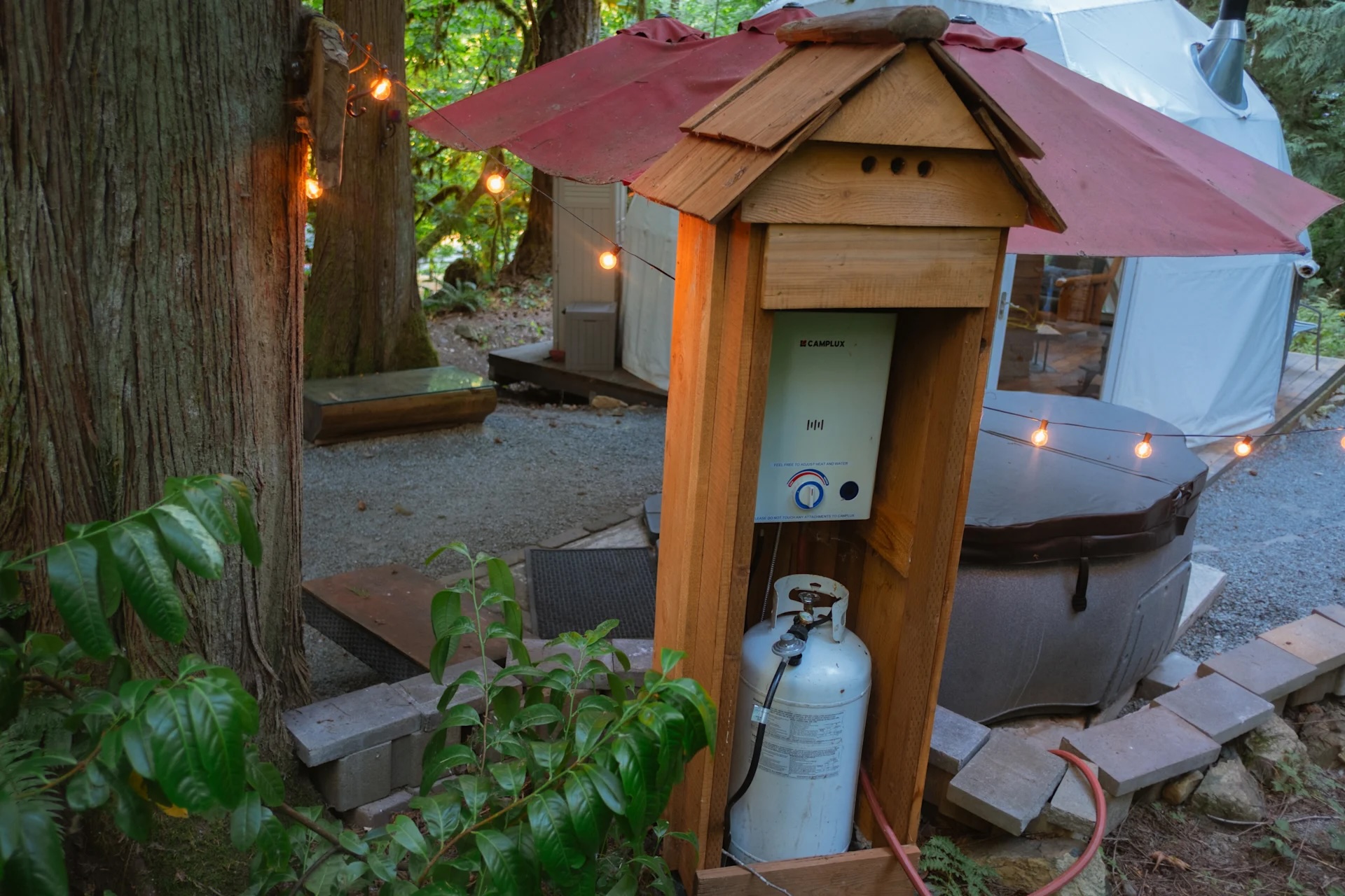 Hot water is available via a camplux