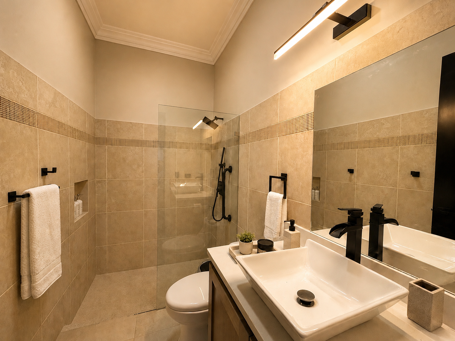 Suite 4 bath 